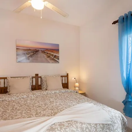 Eken Apartment *